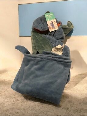 Pillowfort Plush Light Blue Throw Blanket